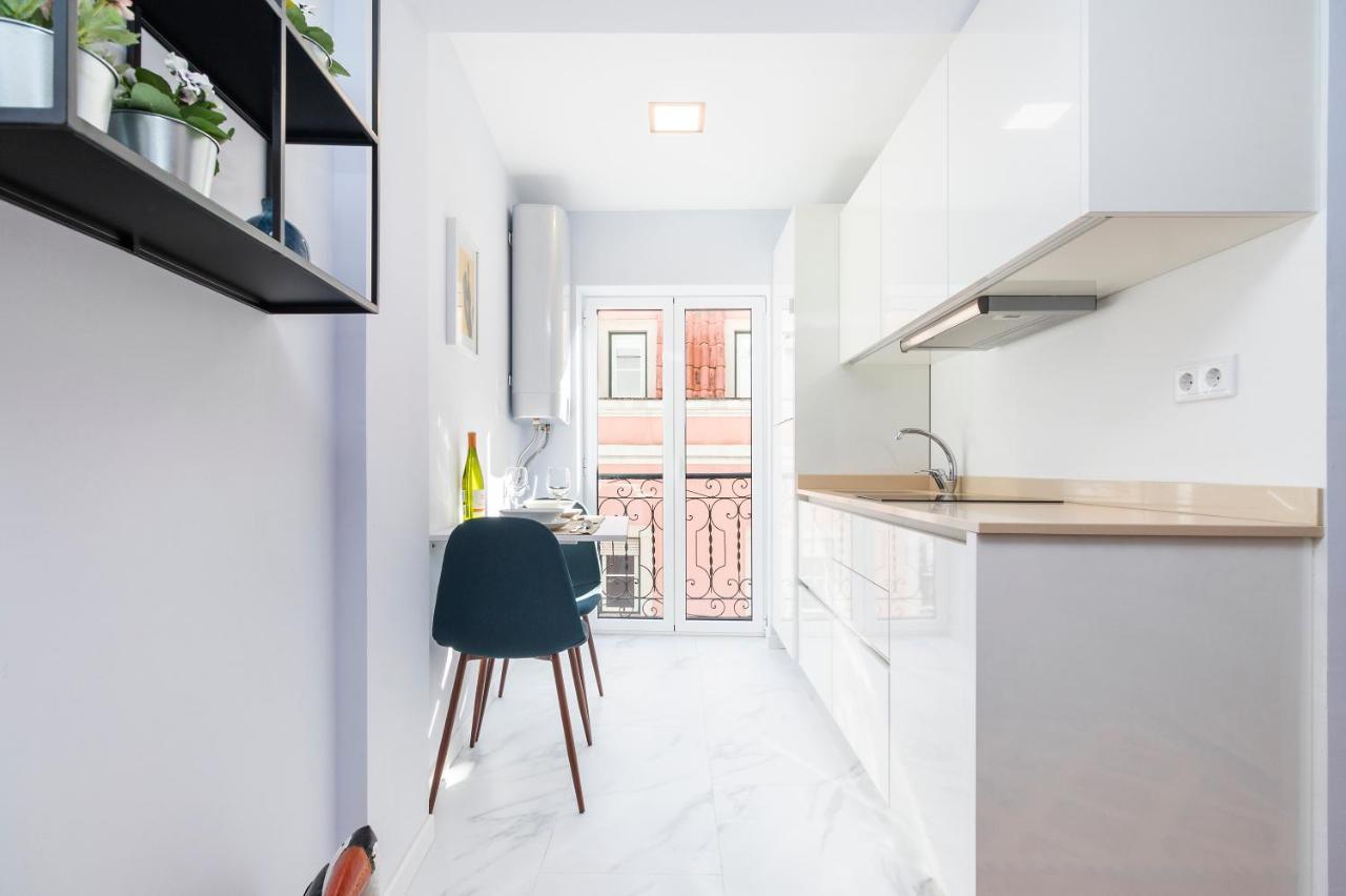 Perfect 1 Bed In Chiado With Aircon Lägenhet Lisboa Exteriör bild